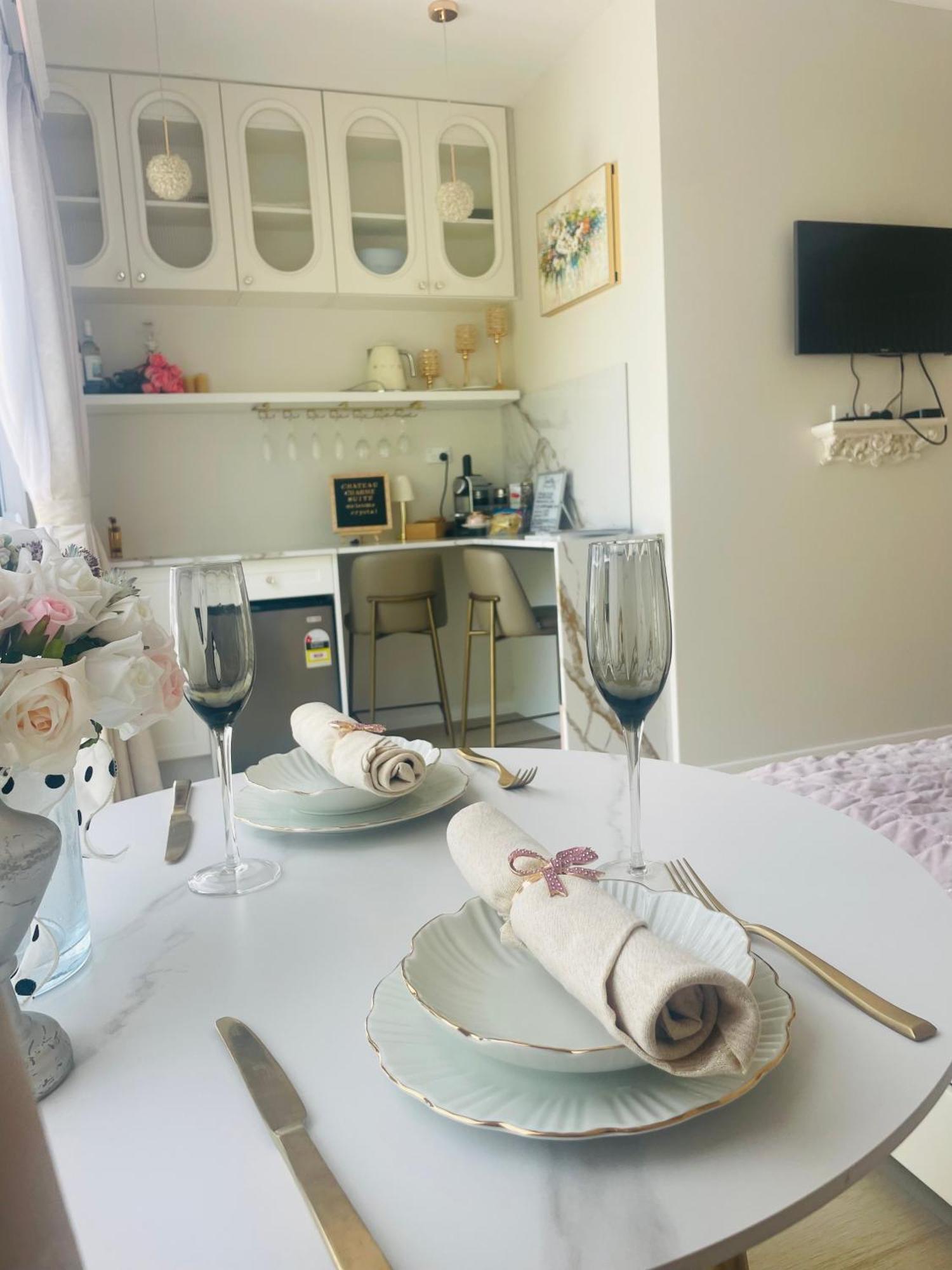 Delightful Little House & Chateau Charme Suite オークランド エクステリア 写真
