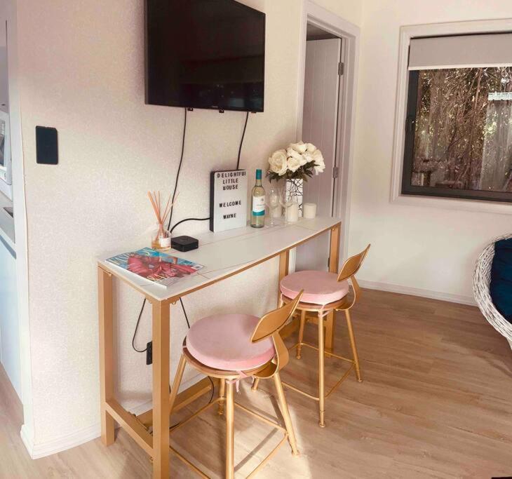 Delightful Little House & Chateau Charme Suite オークランド エクステリア 写真